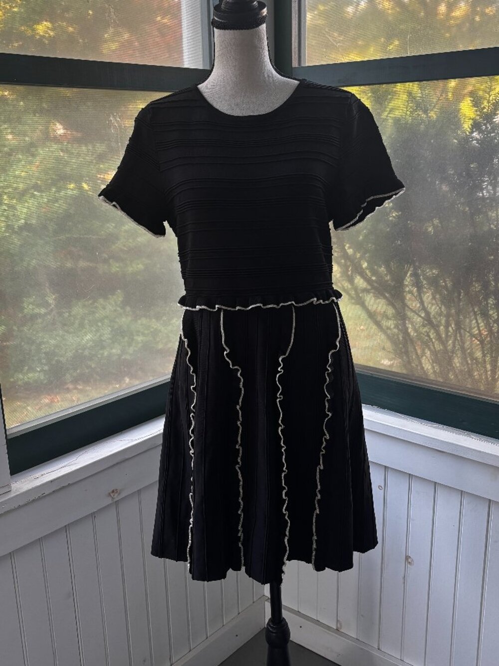 Parker Black Ruffle Trim Dress Large Like New